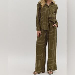 NWY Entro Olive Green Geometric Abstract Women's Set